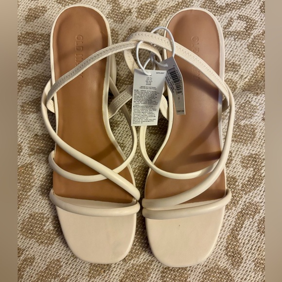 Old Navy Cream Strappy Sandals - Picture 1 of 4